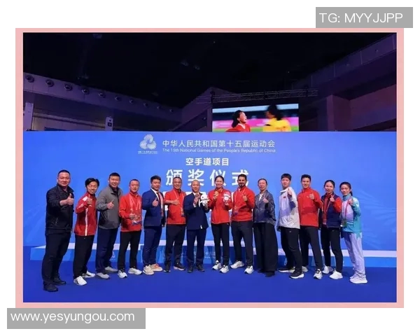 全运会特别报道:杭州羽毛球队拼搏历程与荣耀之路的深度解析 全运会特别报道:杭州羽毛球队拼搏历程与荣耀之路的深度解析